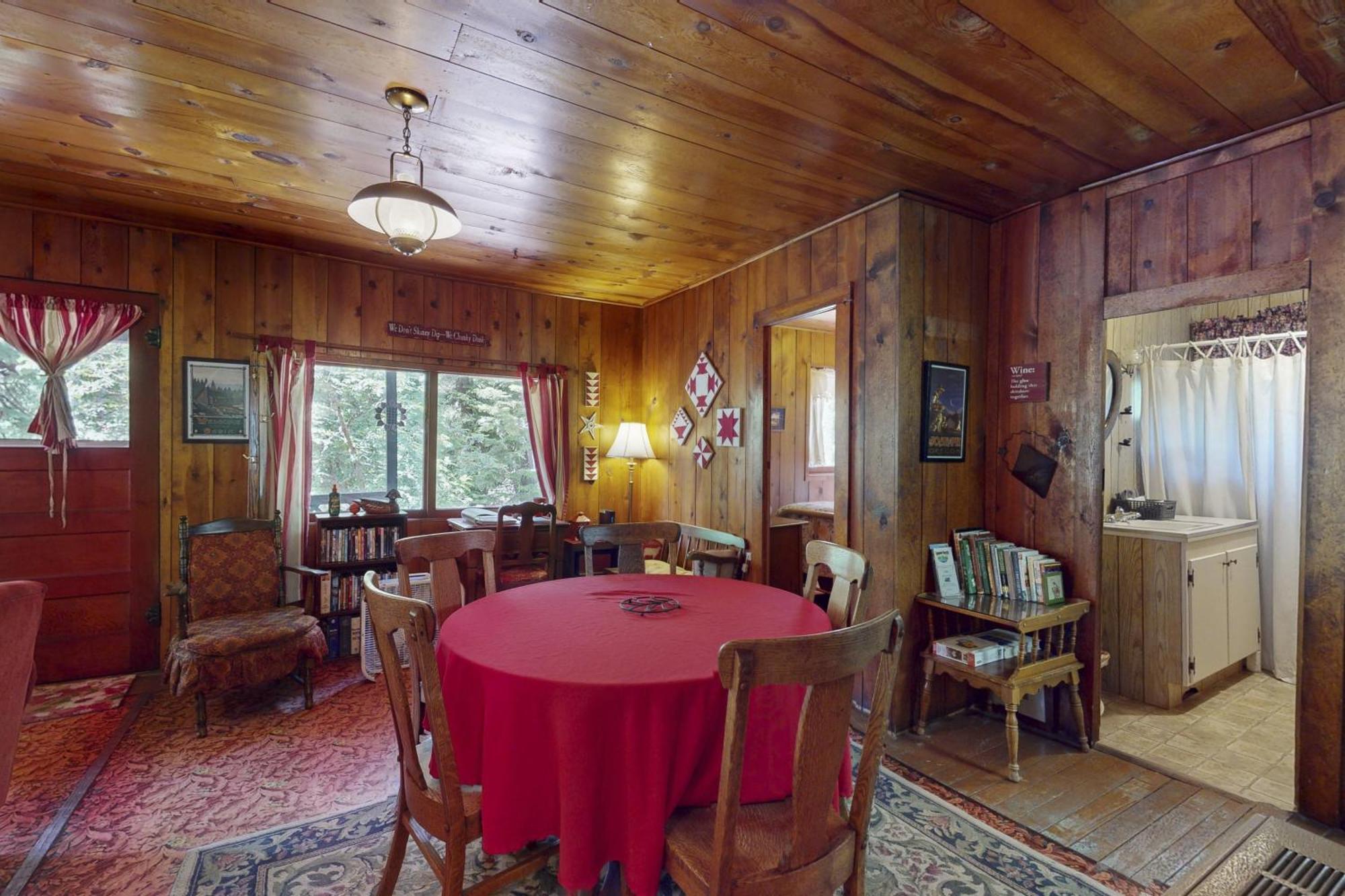 Pine Cone Cottage Joseph Bagian luar foto